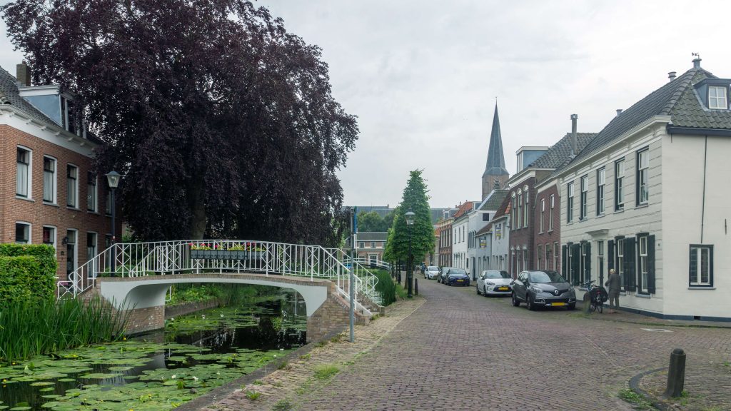 Foto van de 's-Herenstraat in Maasland. De foto hoort bij de pagina over ondernemingsrecht op de website van de notaris van Midden-Delfland.
